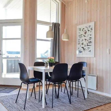 3 Bedroom Gorgeous In Hvide Sande Holiday home Bjerregard